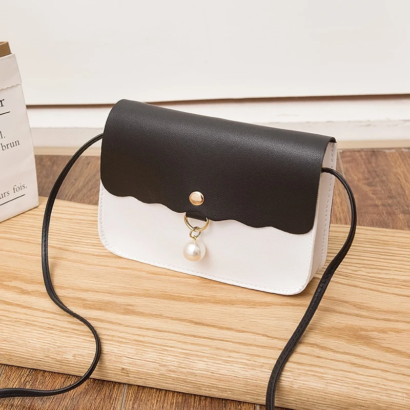 MODERNE Handtasche aus veganem Leder mit Schultergurt