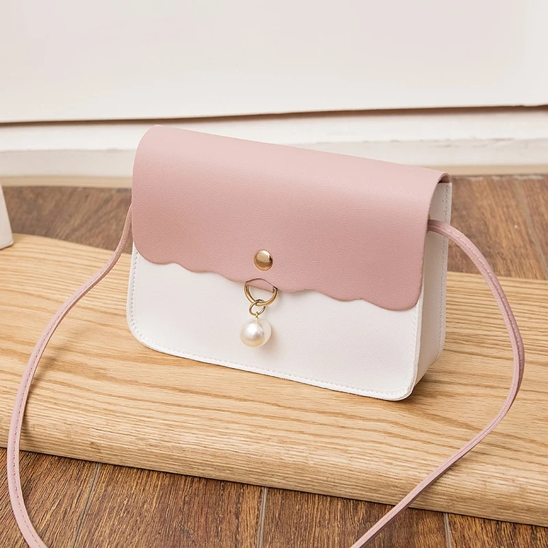 MODERNE Handtasche aus veganem Leder mit Schultergurt