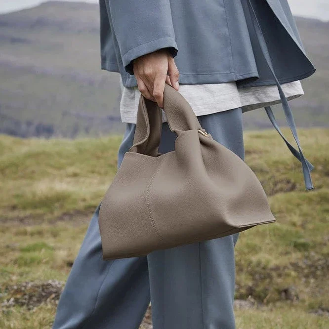 VINTAGE große Handtasche aus veganem Leder / Umhängetasche