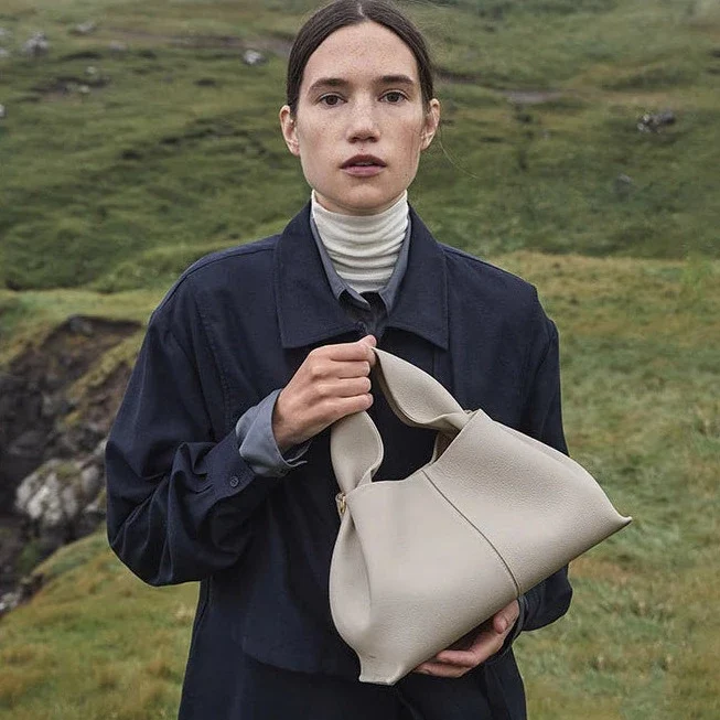VINTAGE große Handtasche aus veganem Leder / Umhängetasche