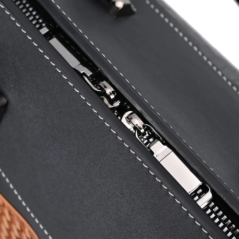 Grand Pelle Elite Kollektion- Handgravierte Westernstil Premium-Lederhandtasche im Handgepäckstil mit floralem Kunstwerk, Größe 28 x 25 x 15 cm, schwarz