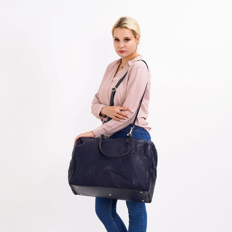 Stylische Patchwork-Reisetasche aus weichem Schafsleder - Großes Hauptfach, sichere Rückentasche, Innenfächer, Tragegriff (20 cm) & abnehmbarer Schultergurt (120 cm). Größe: 46x27x33 cm