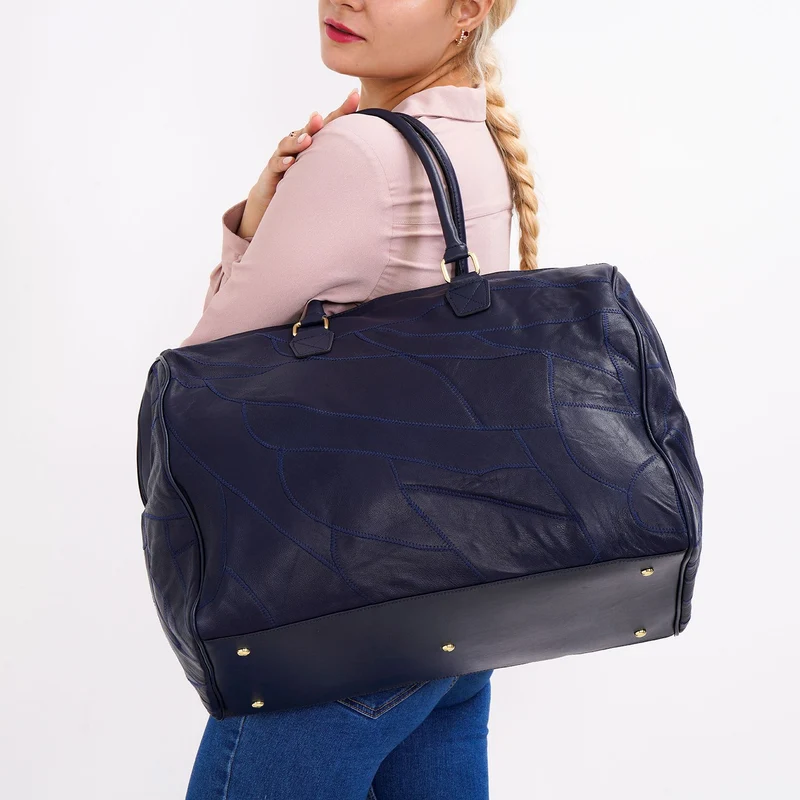 Stylische Patchwork-Reisetasche aus weichem Schafsleder - Großes Hauptfach, sichere Rückentasche, Innenfächer, Tragegriff (20 cm) & abnehmbarer Schultergurt (120 cm). Größe: 46x27x33 cm