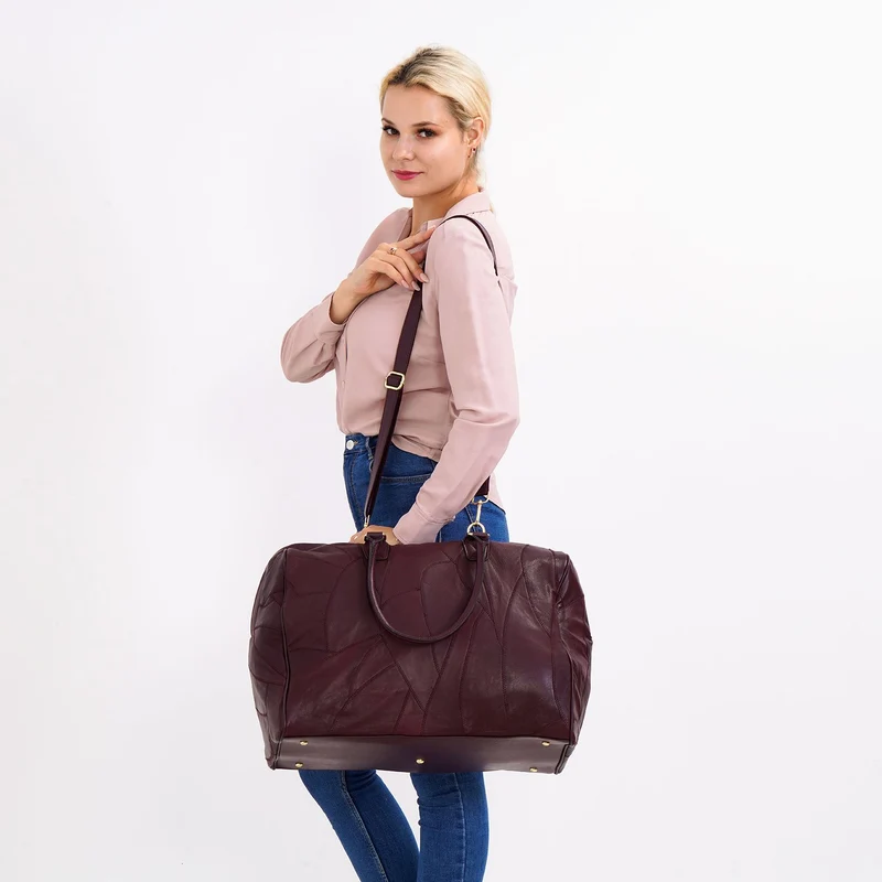 Stylische Patchwork-Reisetasche aus weichem Schafsleder - Großes Hauptfach, sichere Rückentasche, Innenfächer, Tragegriff (20 cm) & abnehmbarer Schultergurt (120 cm). Größe: 46x27x33 cm
