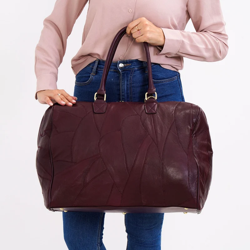 Stylische Patchwork-Reisetasche aus weichem Schafsleder - Großes Hauptfach, sichere Rückentasche, Innenfächer, Tragegriff (20 cm) & abnehmbarer Schultergurt (120 cm). Größe: 46x27x33 cm