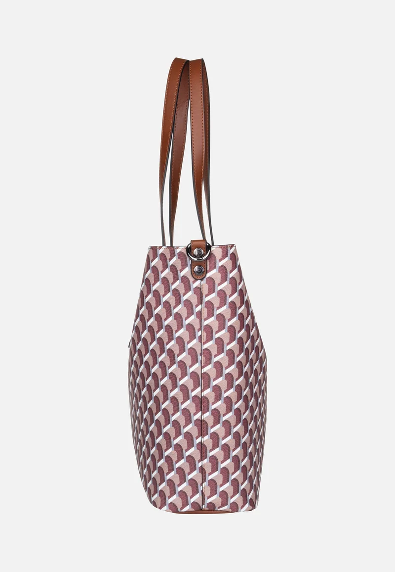 Ella L Oyard - Shopper