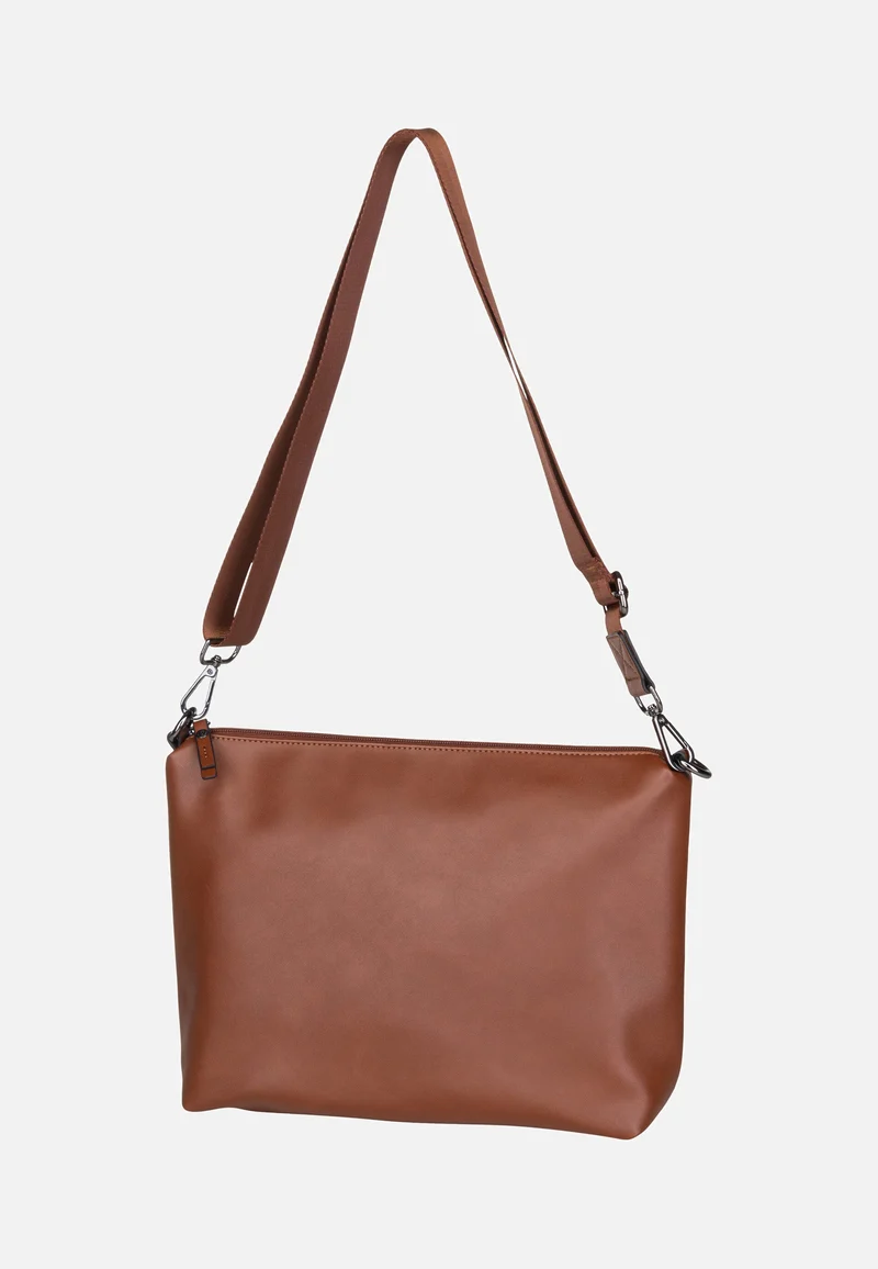 Ella L Oyard - Shopper