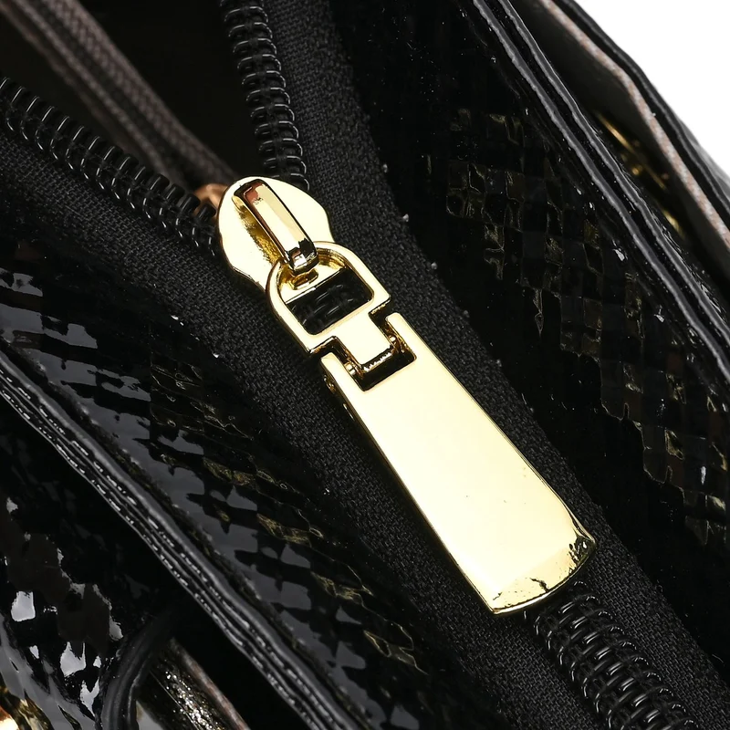 Stylische Sling-Umhängetasche mit klassischem schwarzem Zebramuster, vielseitigem Gurt und praktischen Fächern, 26x10x15 cm