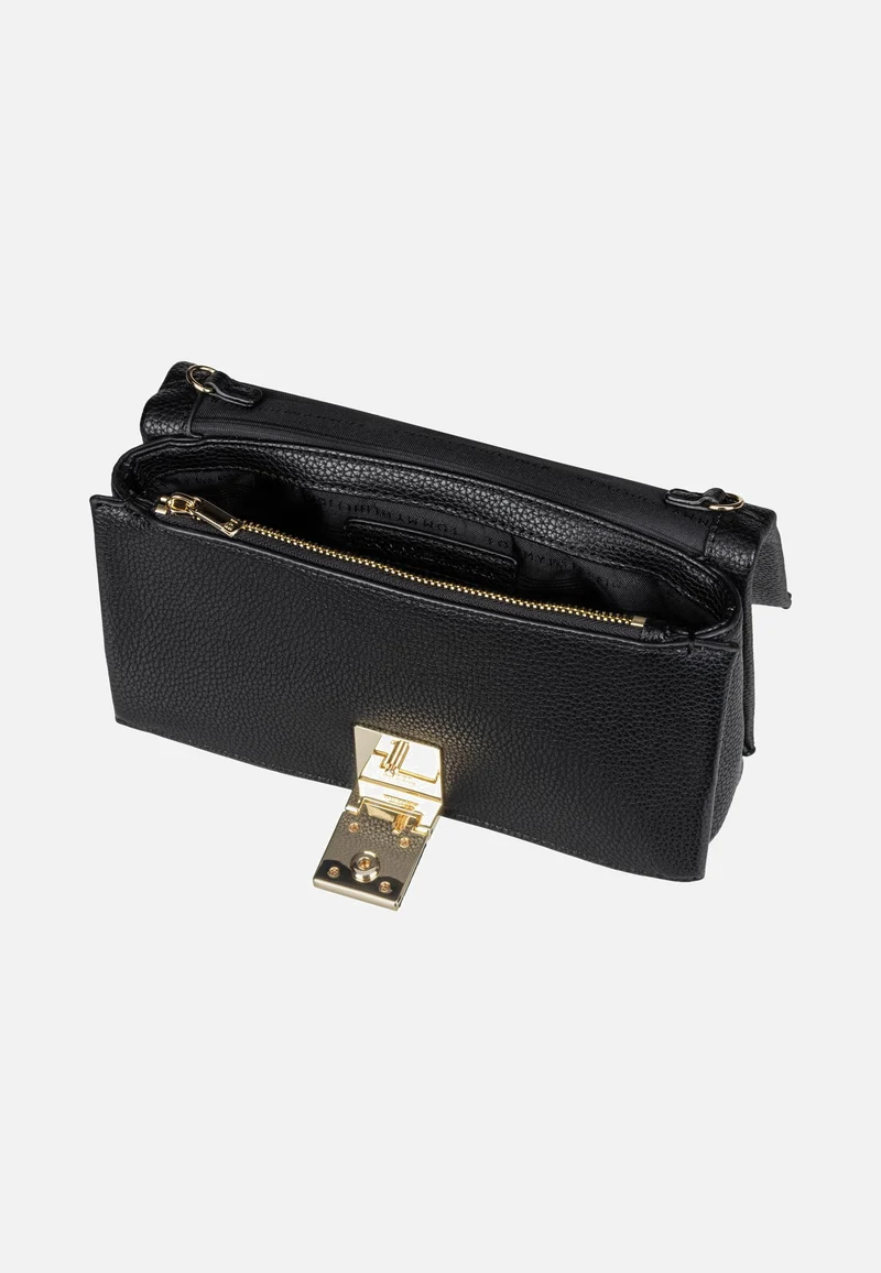 TH Her Flap With Chain 17403 SP25 Black - Clutch
