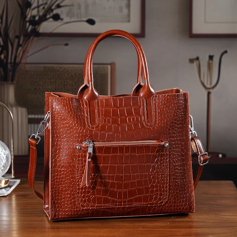 Henkeltasche aus Echtleder mit Krokoprägung, Schulterriemen und Reißverschlussfach, 33x12x28cm, Burgunderrot