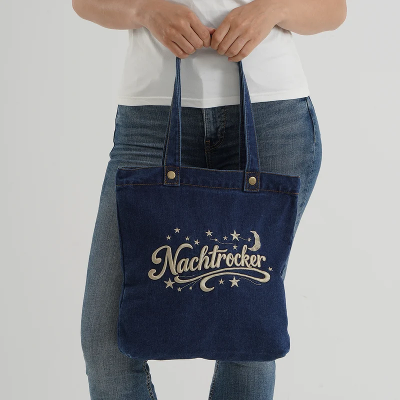 Shopper-Tasche mit Stickerei, Reißverschluss und Innenfach, 34x35cm, Hellblau