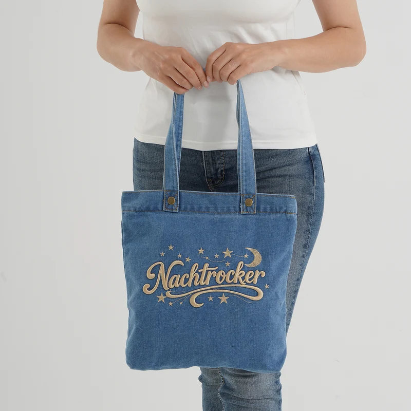Shopper-Tasche mit Stickerei, Reißverschluss und Innenfach, 34x35cm, Hellblau