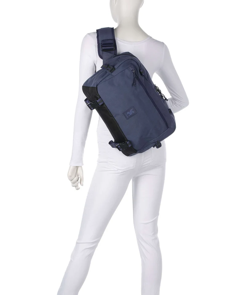 Chrome Kadet Max Slingbag indigo