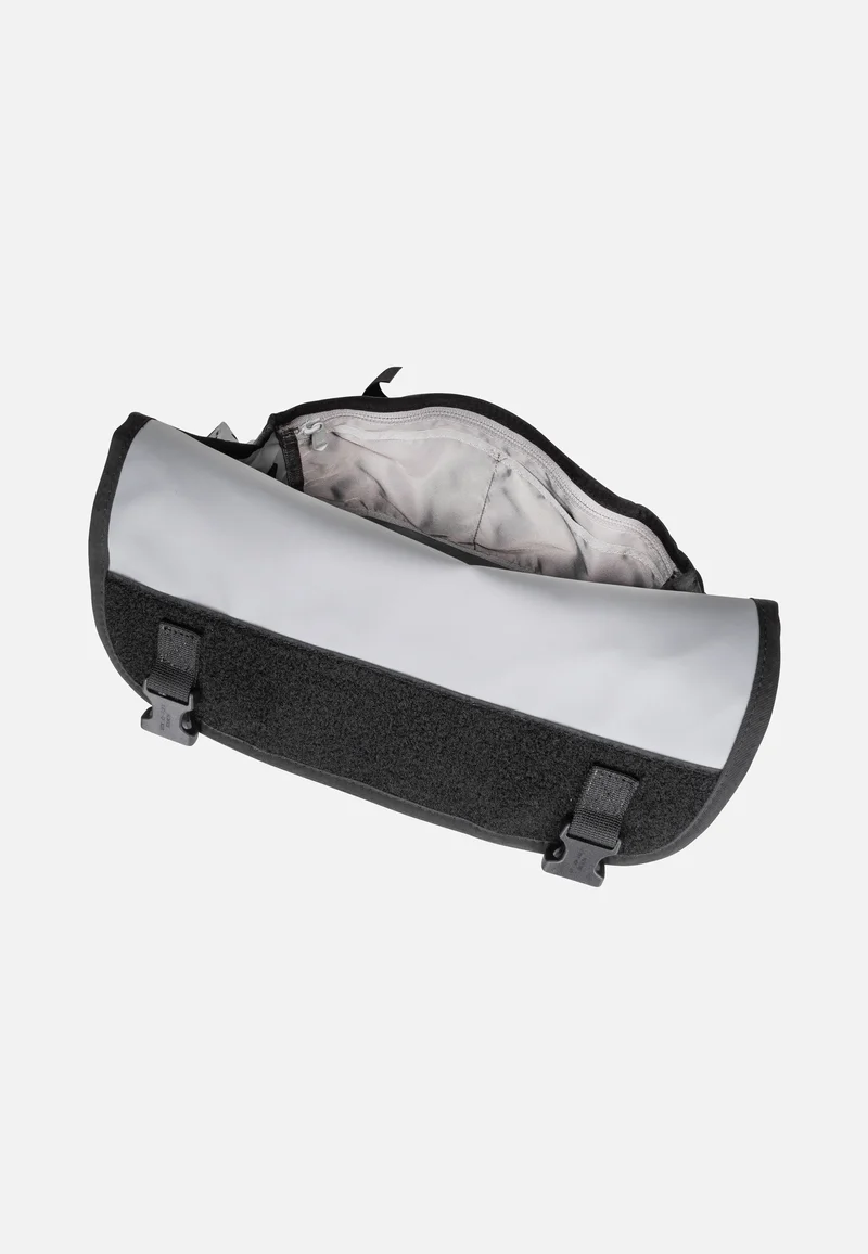 Classic XS Ironside - Messenger Bag